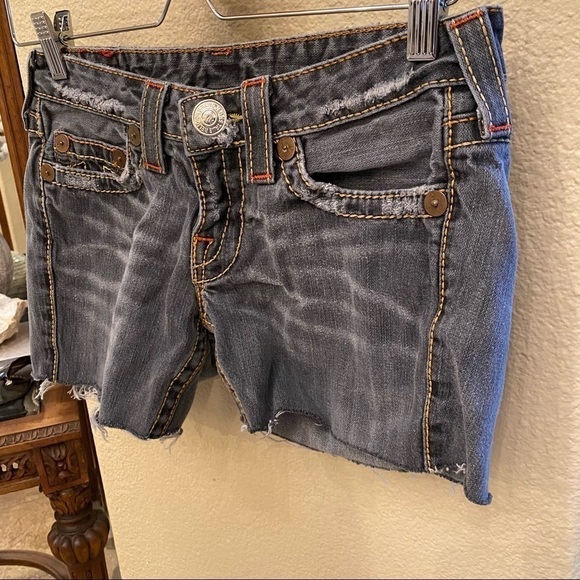 Vintage TRUE RELIGION Women Gray Cut Off Jean Shorts Size 27 - Picture 3 of 9